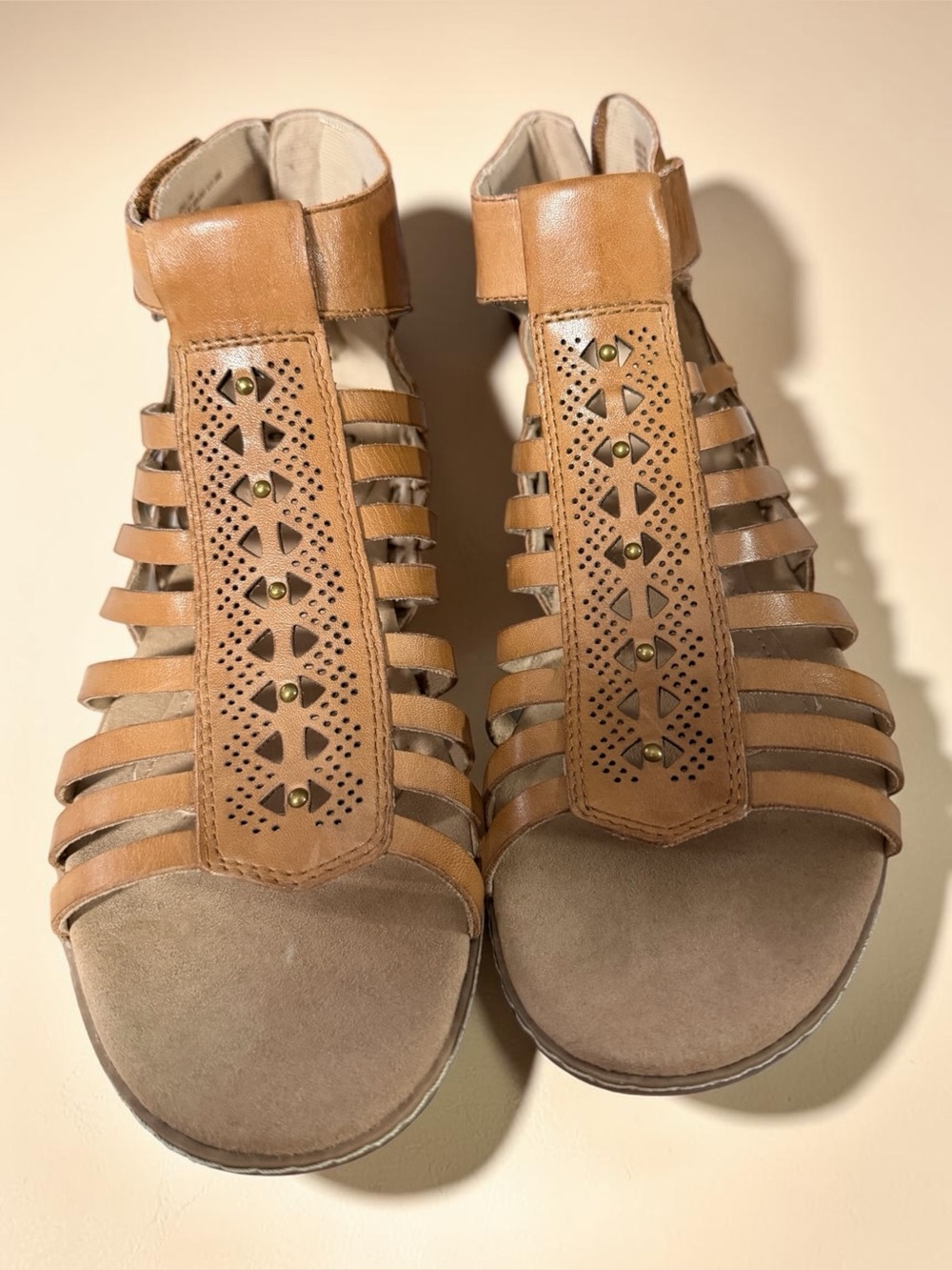 Earth Shoes Camellia Marconi Gladiators - Size 10 - Picture 4 of 15